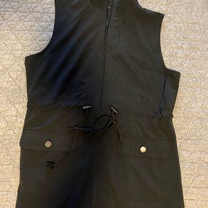 Riders by Lee women’s black vest, size small